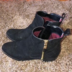 Tom Hilfiger ankle booties